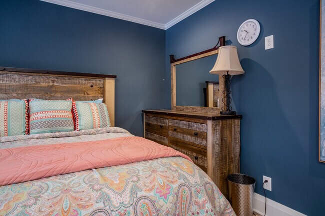 Building Photo - 10 N Pistakee Lake Rd