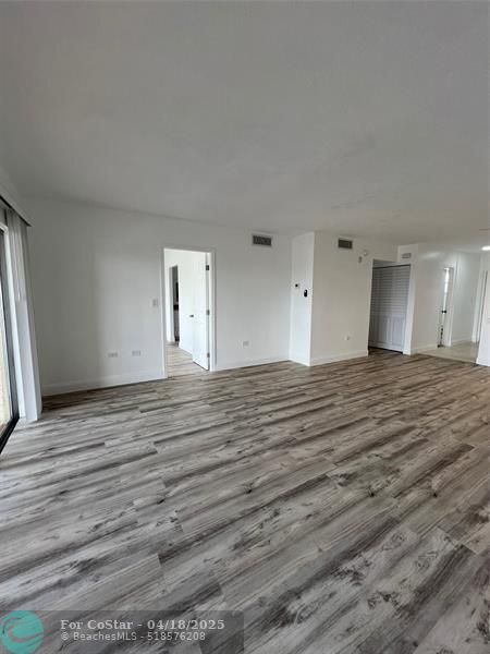 Building Photo - 2797 NE 51st St