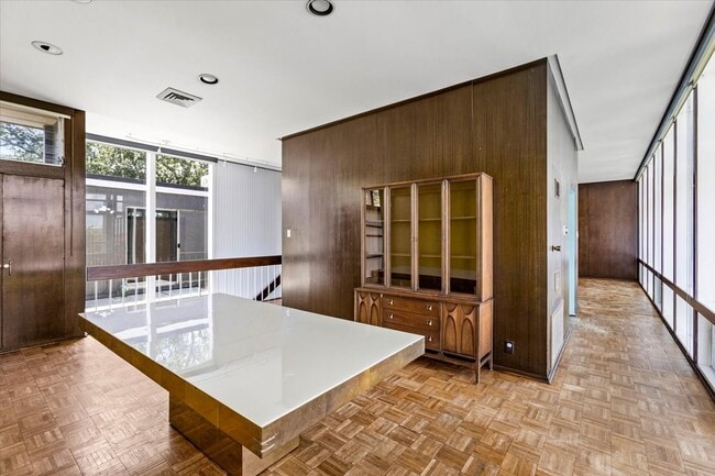 Building Photo - 1310 Harbor View Dr