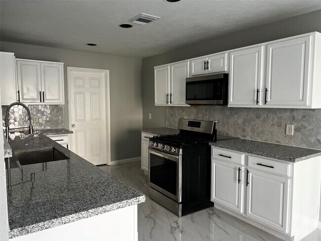 Building Photo - 2706 Piney Lake Ct