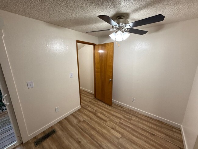 Building Photo - 673 Glen Creek Rd NW