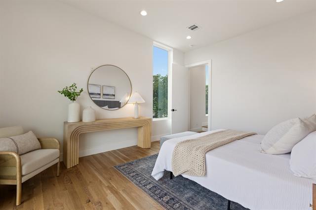 Building Photo - 4330 Dickason Ave