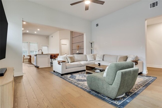 Building Photo - 8608 McKamy Dr