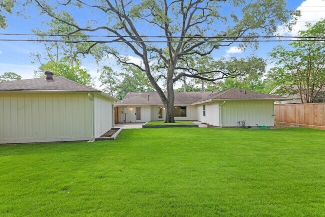 Building Photo - 1707 Imperial Crown Dr