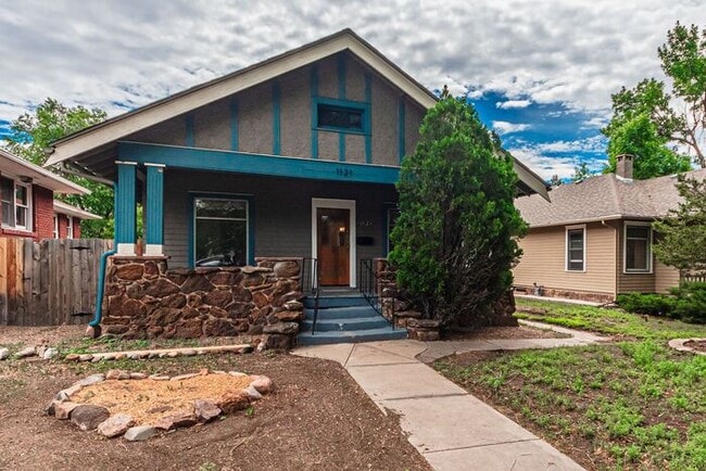 Building Photo - Victorian Home Downtown! 6 - Month Leases ...