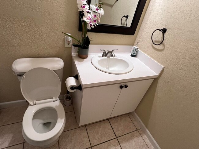 Building Photo - 5202 Bayside Dr