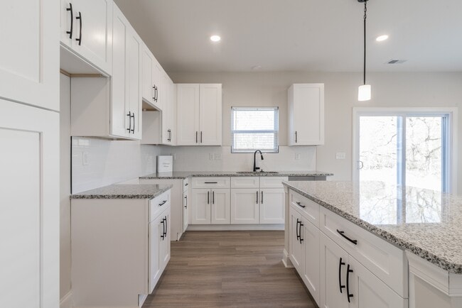 Building Photo - 3636 Trull St