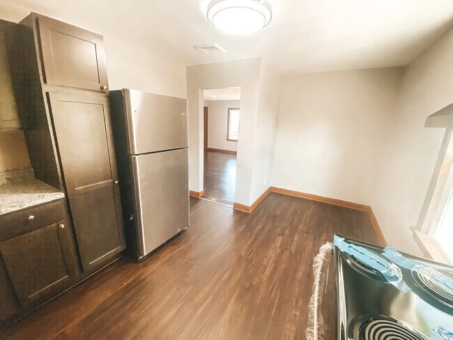 Building Photo - Triplex