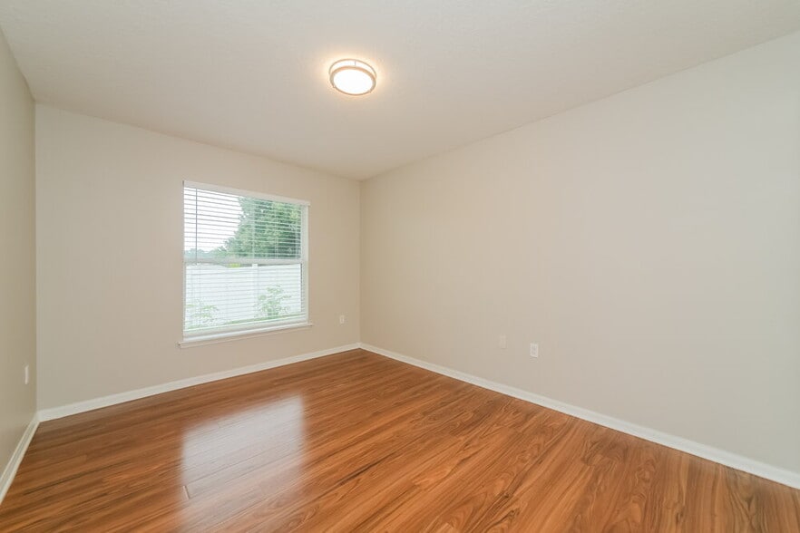 Building Photo - 426 Disston Ave