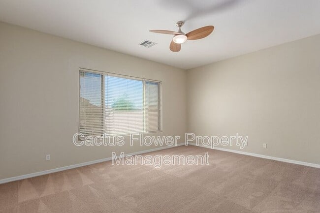 Building Photo - 749 E La Costa Dr