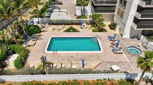 Building Photo - 3100 N Hwy A1A