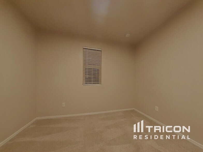 Building Photo - 16221 W La Ventilla Way