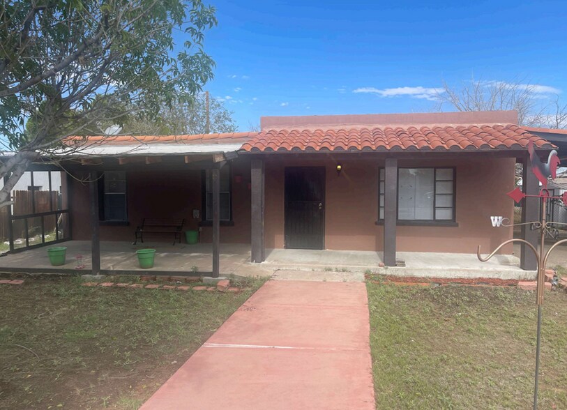 Building Photo - 7817 West Dr