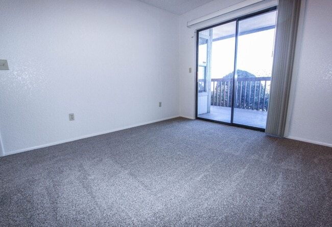 Building Photo - Montana Terrace Condo