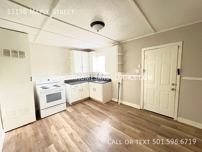 Building Photo - 1319B Maple Street-