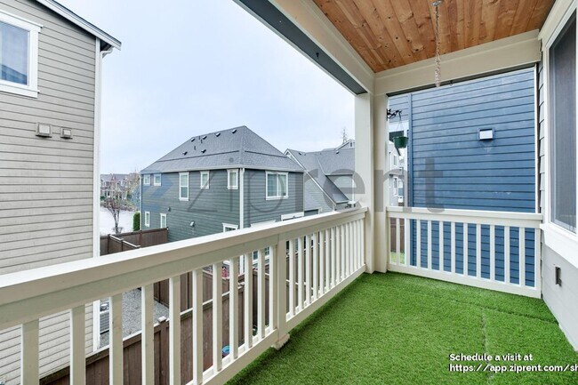 Building Photo - 18602 46th Ave SE