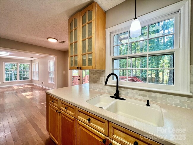 Building Photo - 2333 Heathershire Ln