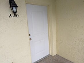 Building Photo - 3135 Shady Dell Ln