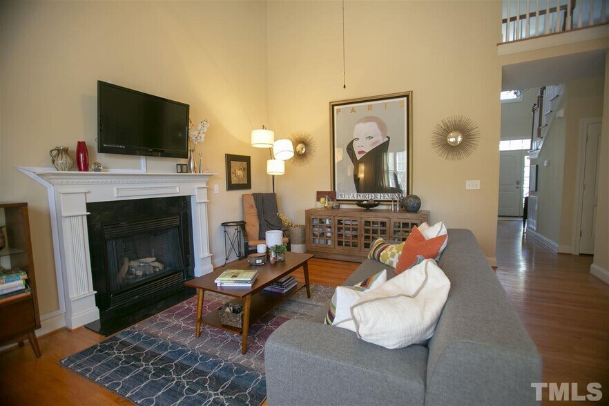 Primary Photo - 191 Bridle Path