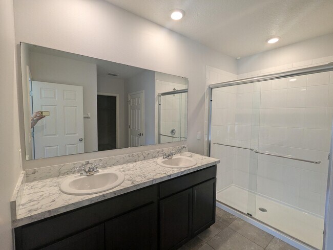 Building Photo - 284 SW Ridgecrest Dr