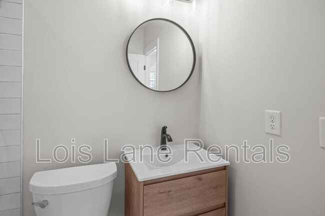 Building Photo - 12 Elliott St