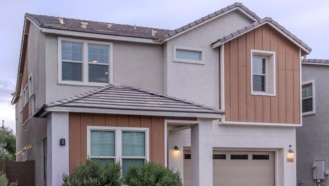 Building Photo - 1064 S Sunset Dr