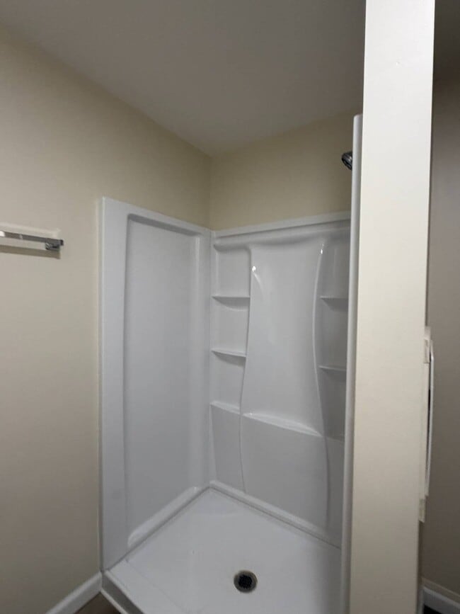 Building Photo - 551 N Lee Ave