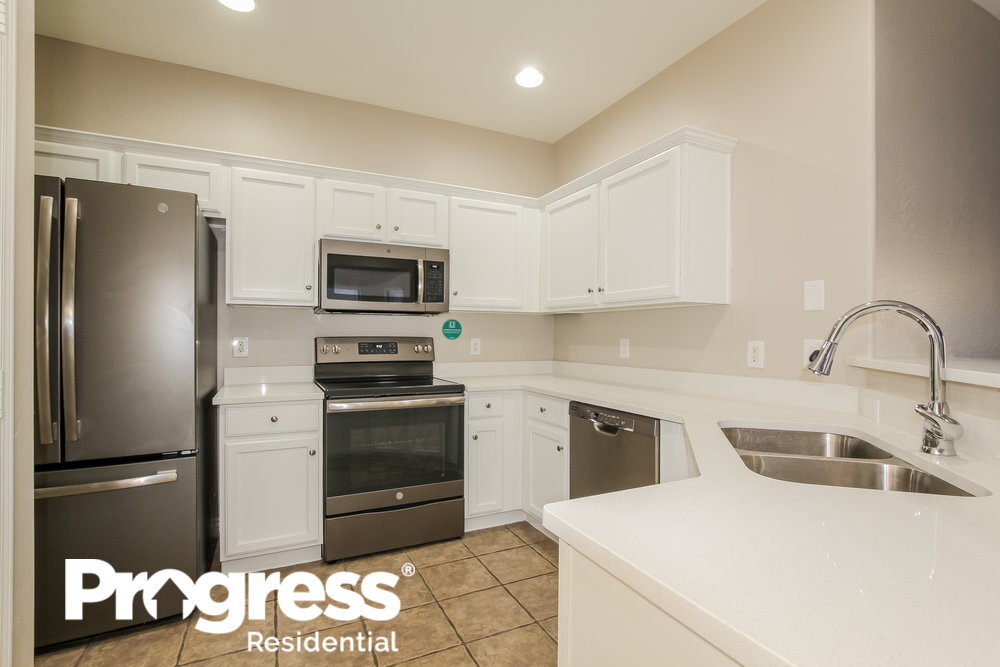 Building Photo - 13758 W Port Royale Ln