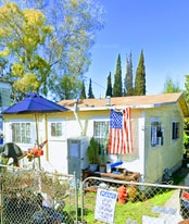 Building Photo - 8714 Hickory St
