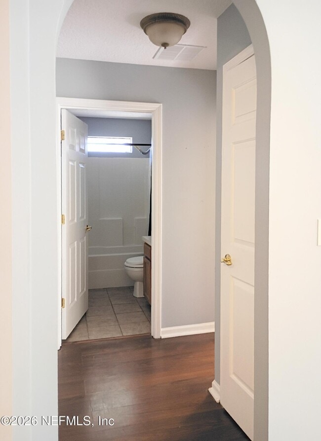 Building Photo - 1392 Hawks Crest Dr