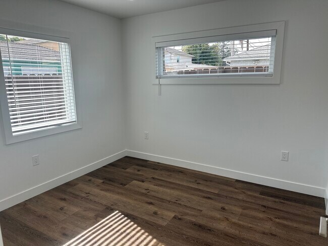 Building Photo - 3425 Rose Ave