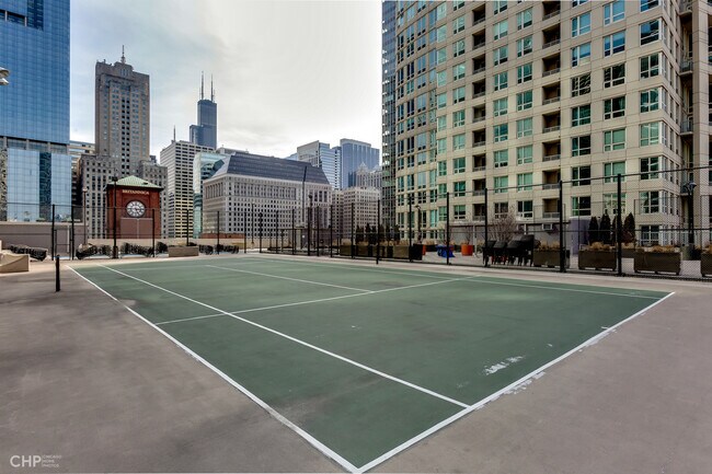 Building Photo - 345 N La Salle Dr