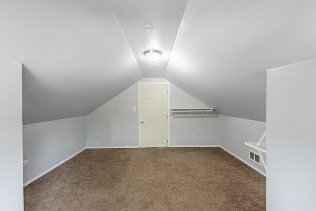 Building Photo - 6141 S Kilbourn Ave
