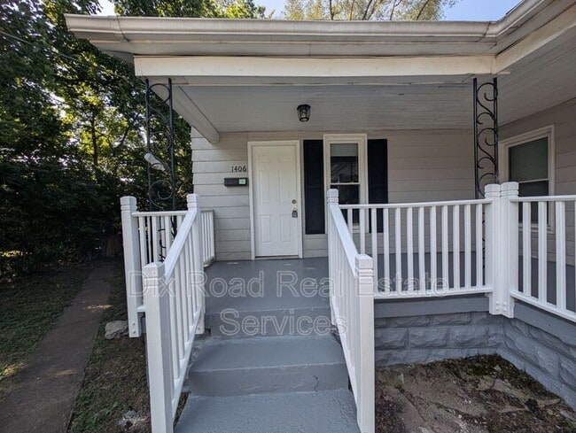 Primary Photo - 1406 Calumet Ave
