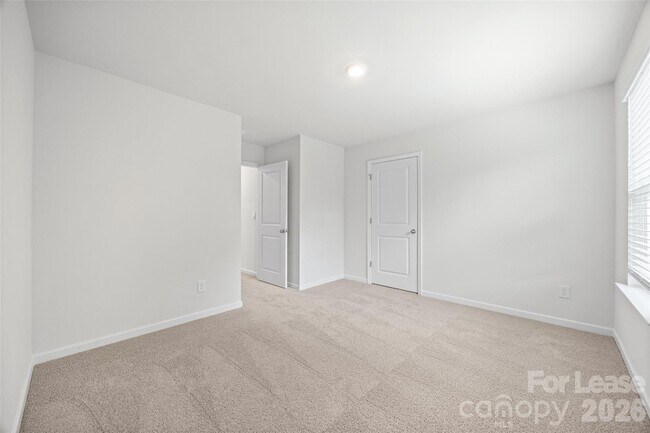 Building Photo - 1010 Two Brothers Ln