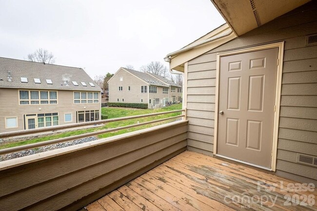 Building Photo - 14623 Waterside Dr