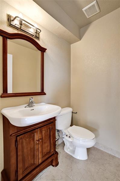 Building Photo - 624 NE 29th Dr