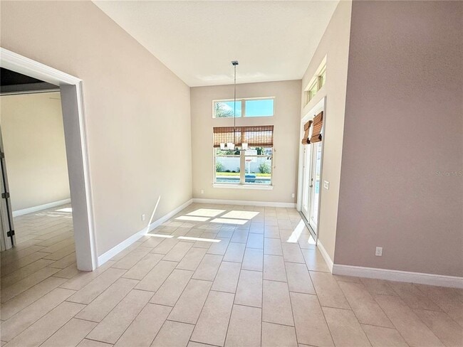 Building Photo - 11646 Hampstead St