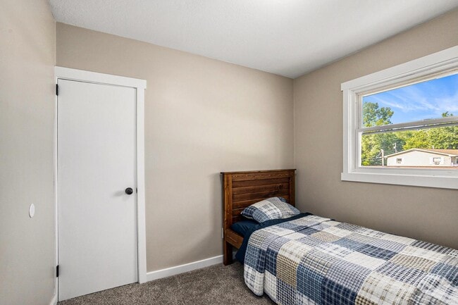 Building Photo - 811 Palmer Dr