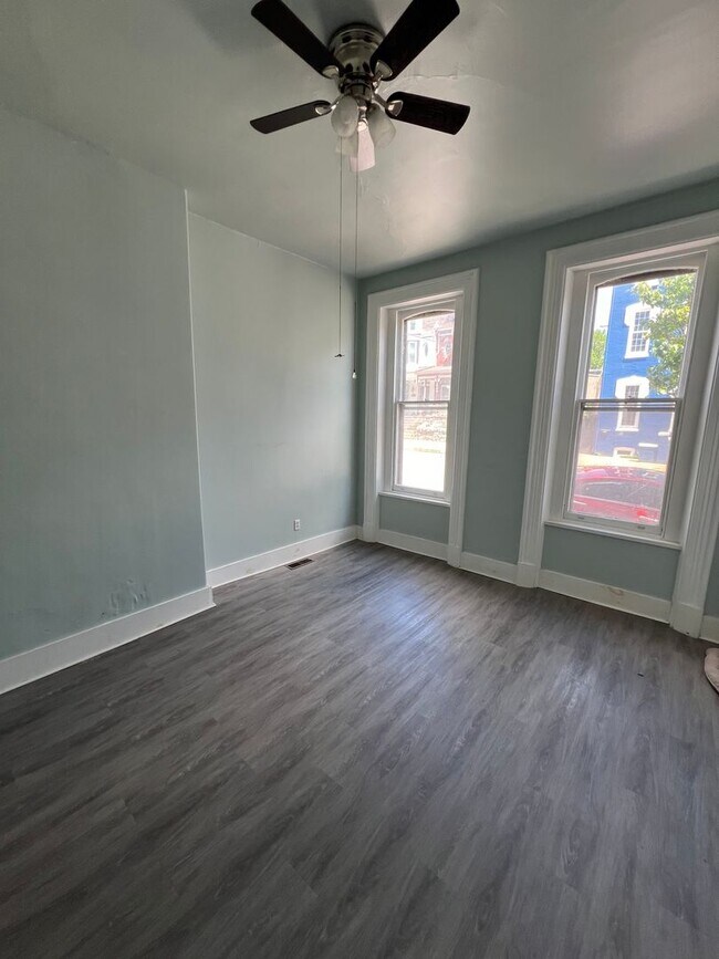 Building Photo - 124 N 3rd St