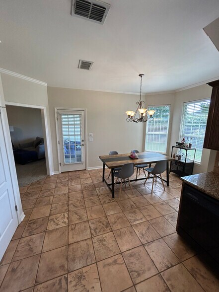 Building Photo - 208 Afton Pl