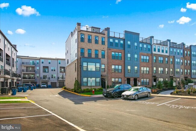 Building Photo - 43756 Transit Sq
