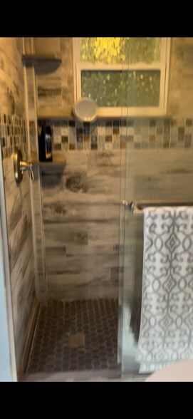 Building Photo - 6816 Osborne Dr