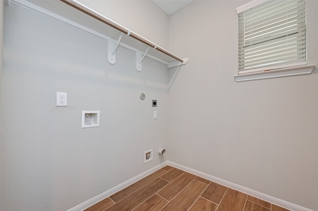 Building Photo - 219 Little Dog Dr