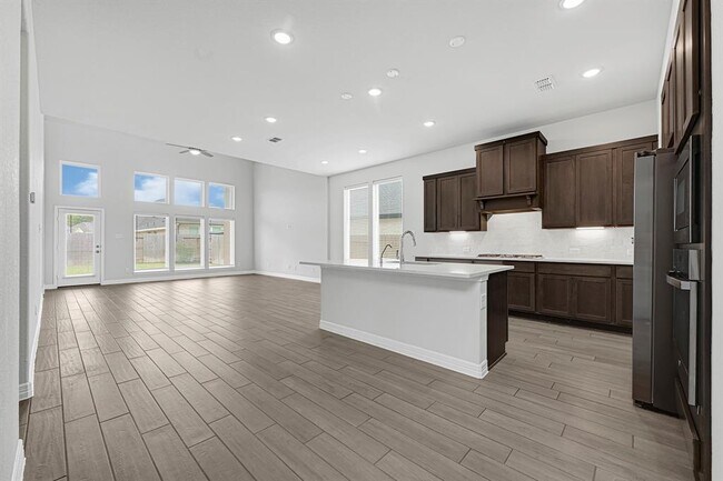 Building Photo - 24634 Carleton Lake Ln