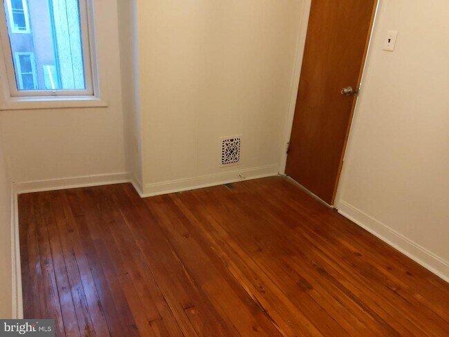Building Photo - 2967 Weikel St