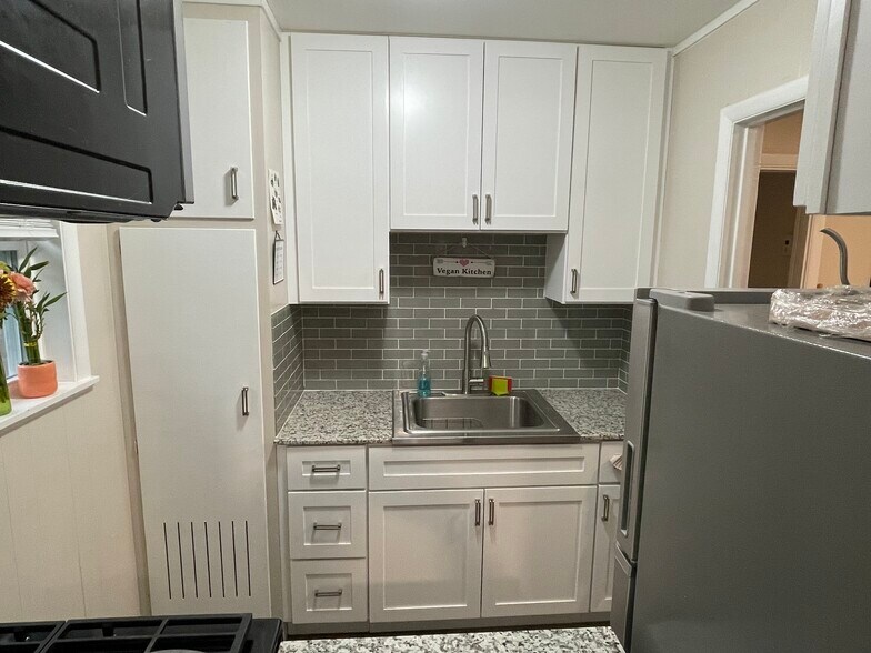 Kitchen - 312 Jagoe St