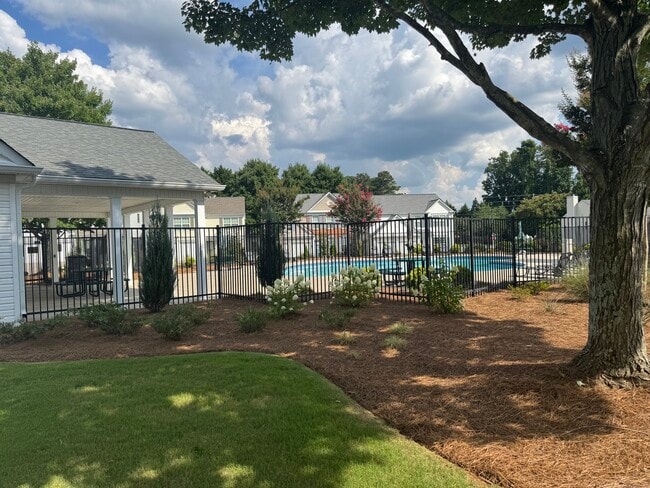 Building Photo - 1044 Annazanes Ct