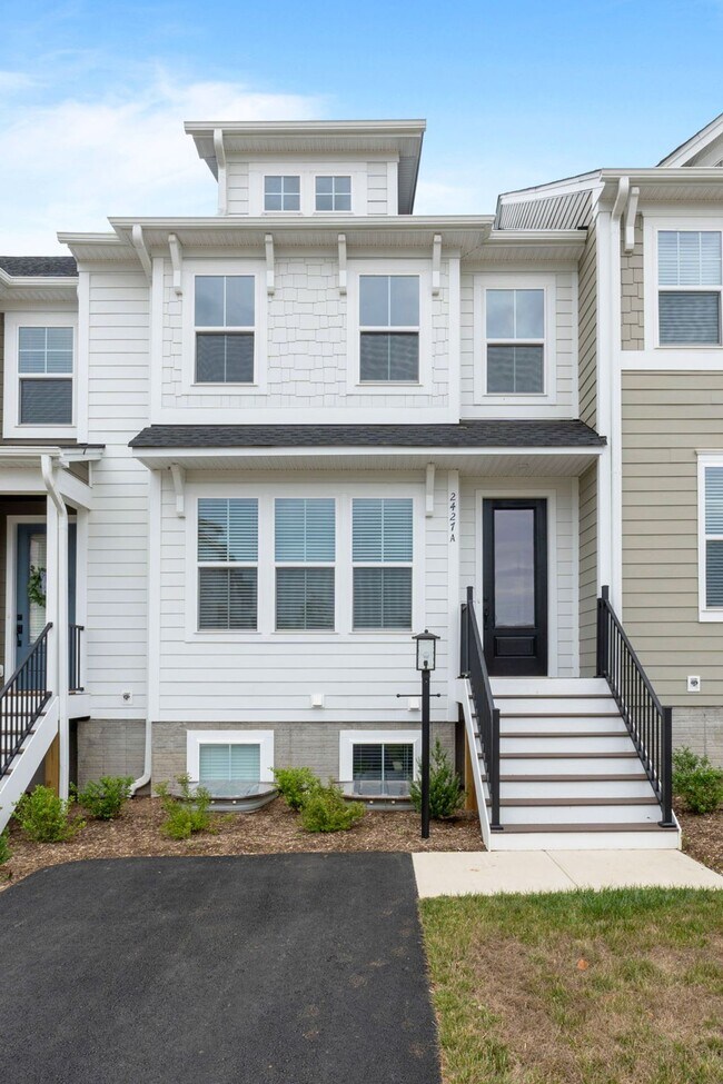 Building Photo - Pet-Friendly Crozet Apartment with Move-In Special - $1000 of your first month's rent