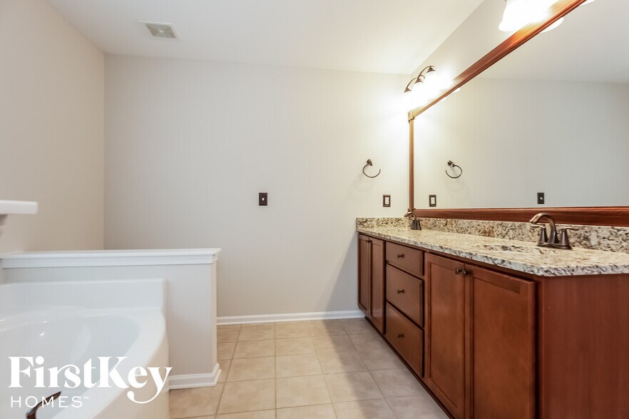 Building Photo - 5631 Mcdowell Run Dr